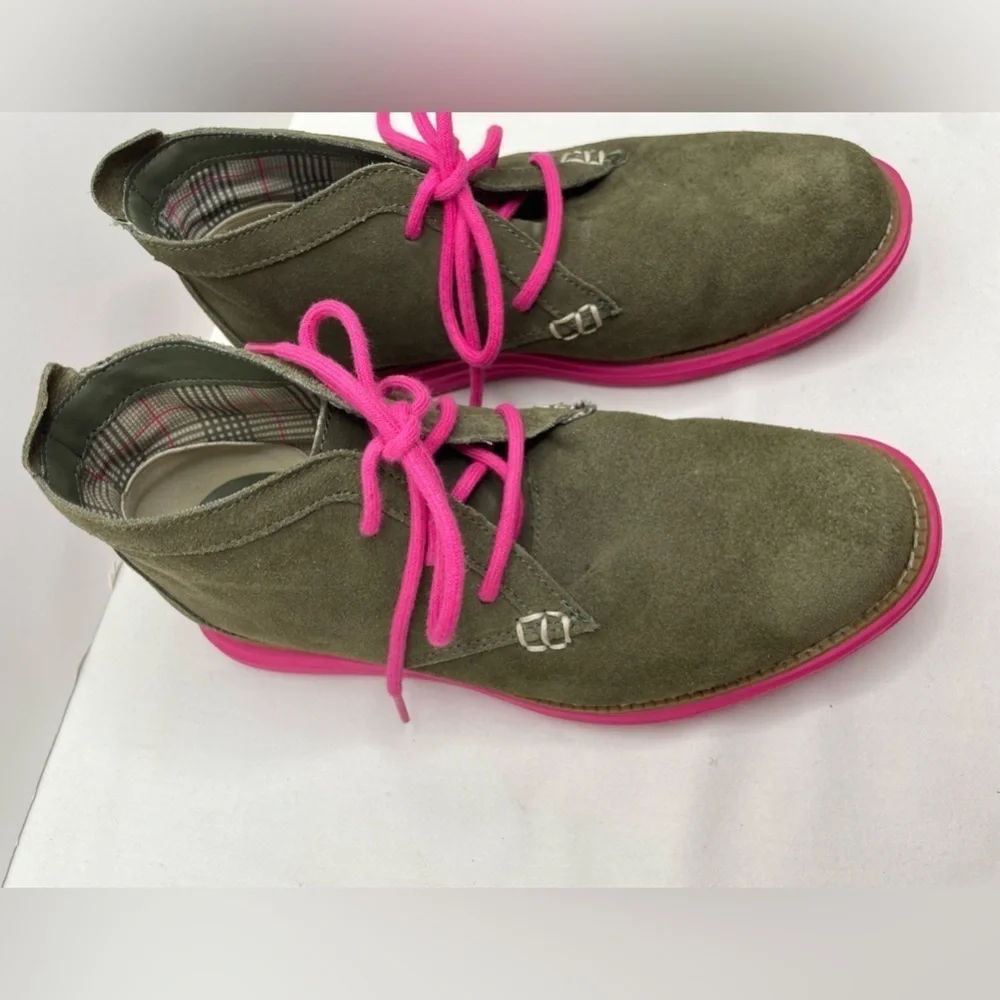 Skechers Groove Lite-Chummy Olive Green Suede Ankle Booties Size 6